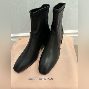Stuart Weizman booths size:39 or 8
